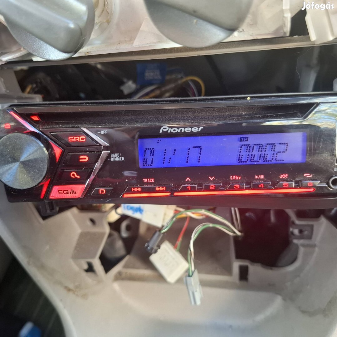 Autórádió újszerű Pioneer CD USB