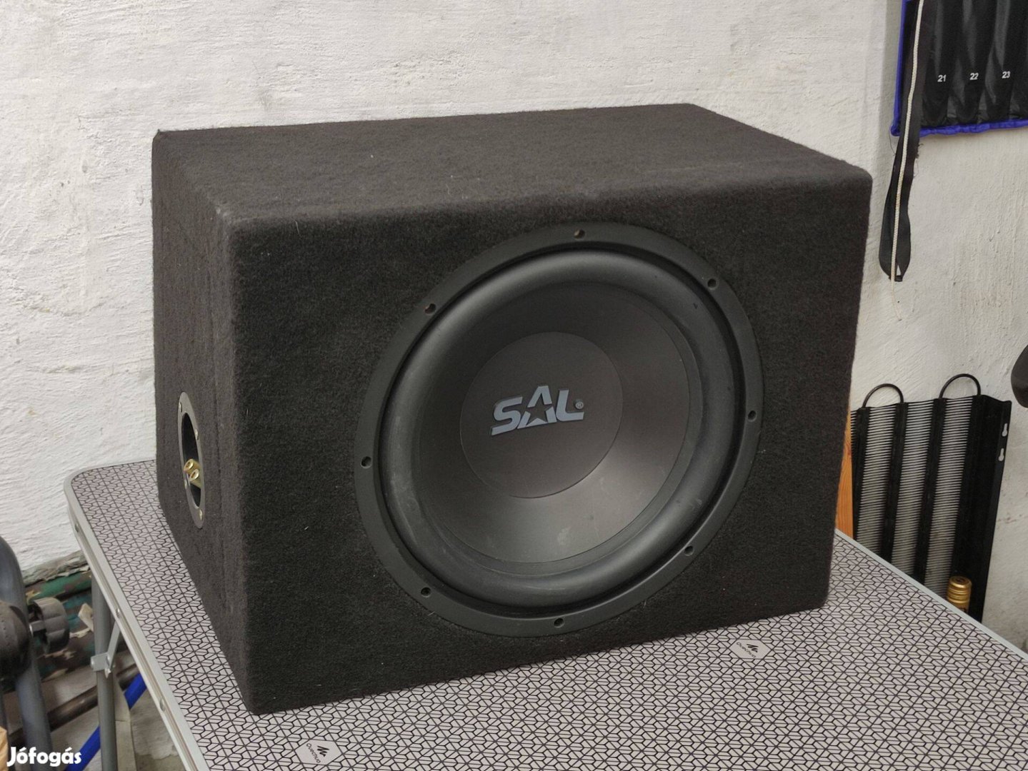 Autós autó mélyláda mélynyomó láda subwoofer
