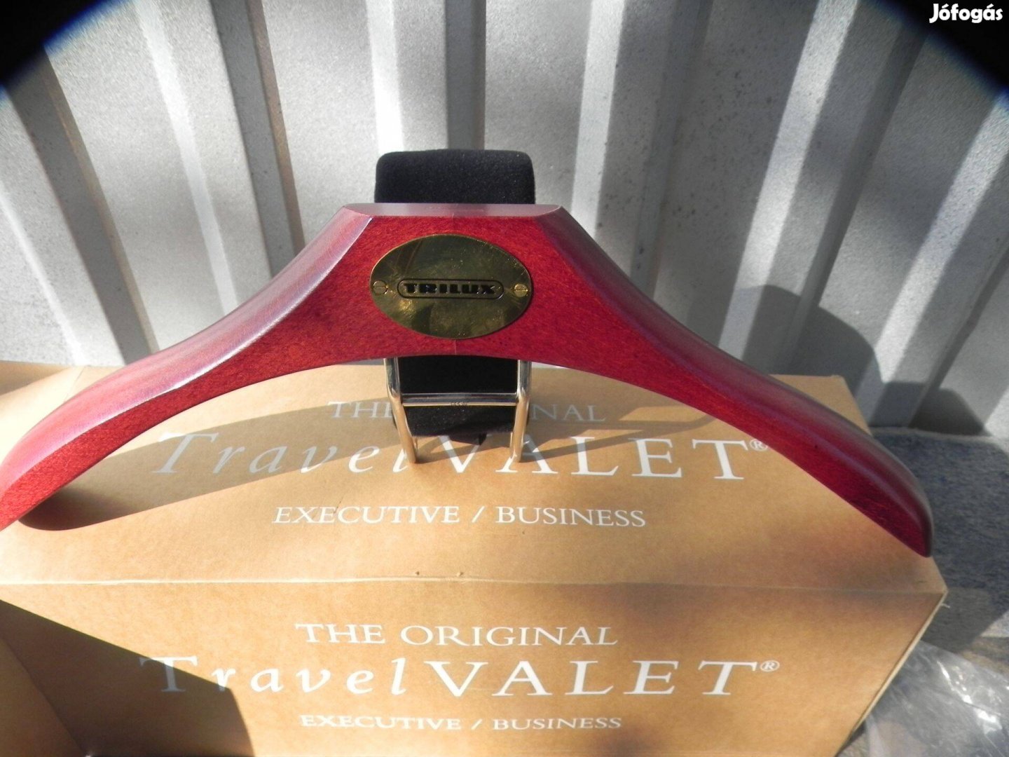 Autós fejtámla ruhafogas travel valet prémium minőség 45 cm széles, fá