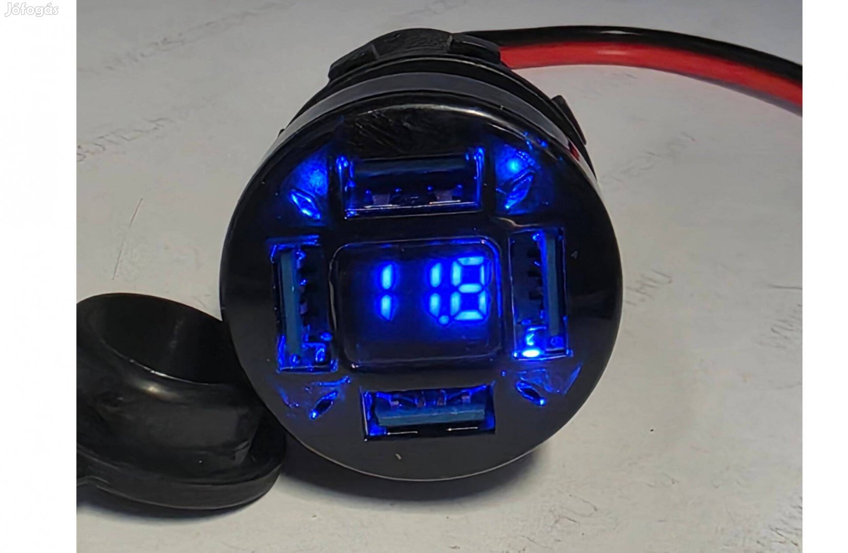 Autós feszültség mérő szivargyújtós 4x USB töltő 4.8A voltmérő