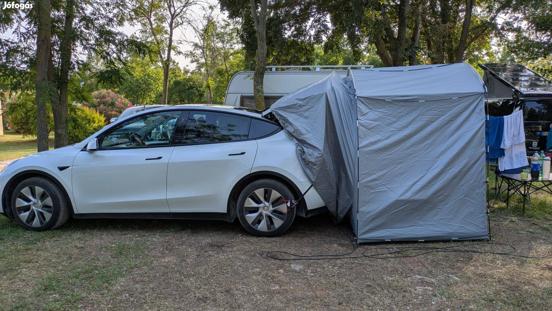 Autós sátor tail gate tent tesla suv sátor