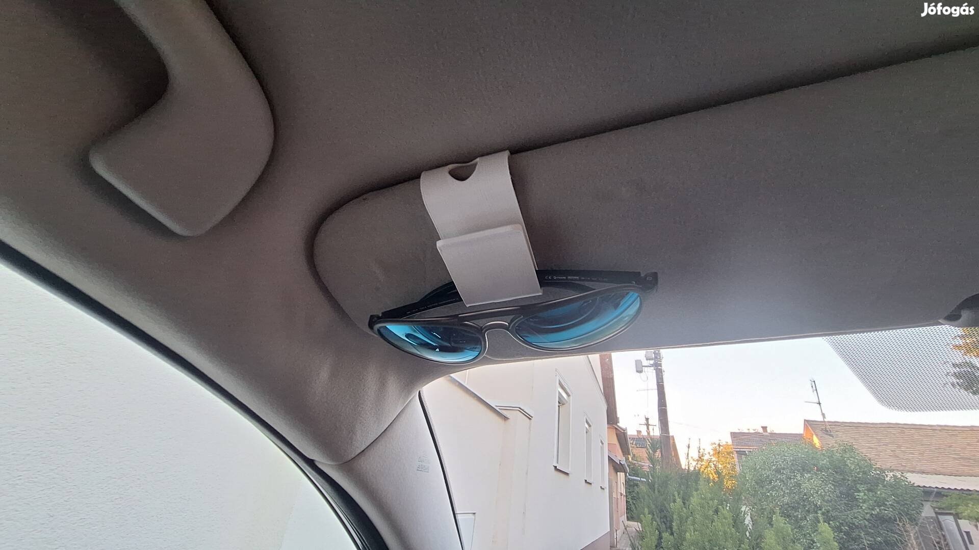 Autós szemüvegtartó, napellenzőre felcsiptethető