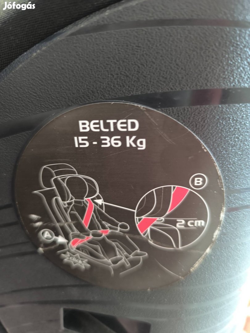 Autós ülés és ülés magasitó egyben. 