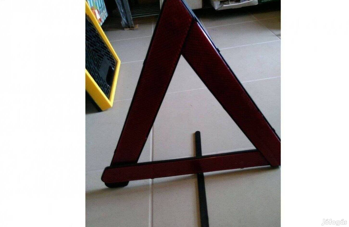 Autós veszélyt jelző háromszög összecsukható