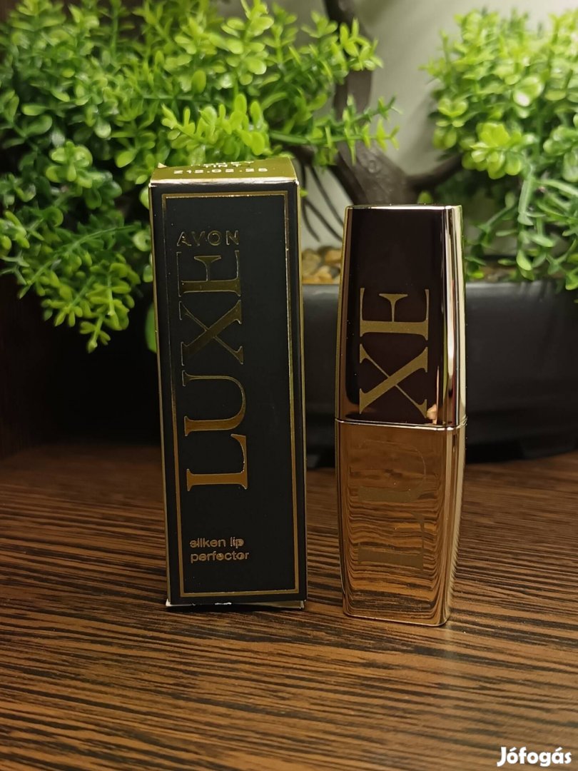 Avon Luxe Színezett ajak ápoló honey tint színárnyalatban
