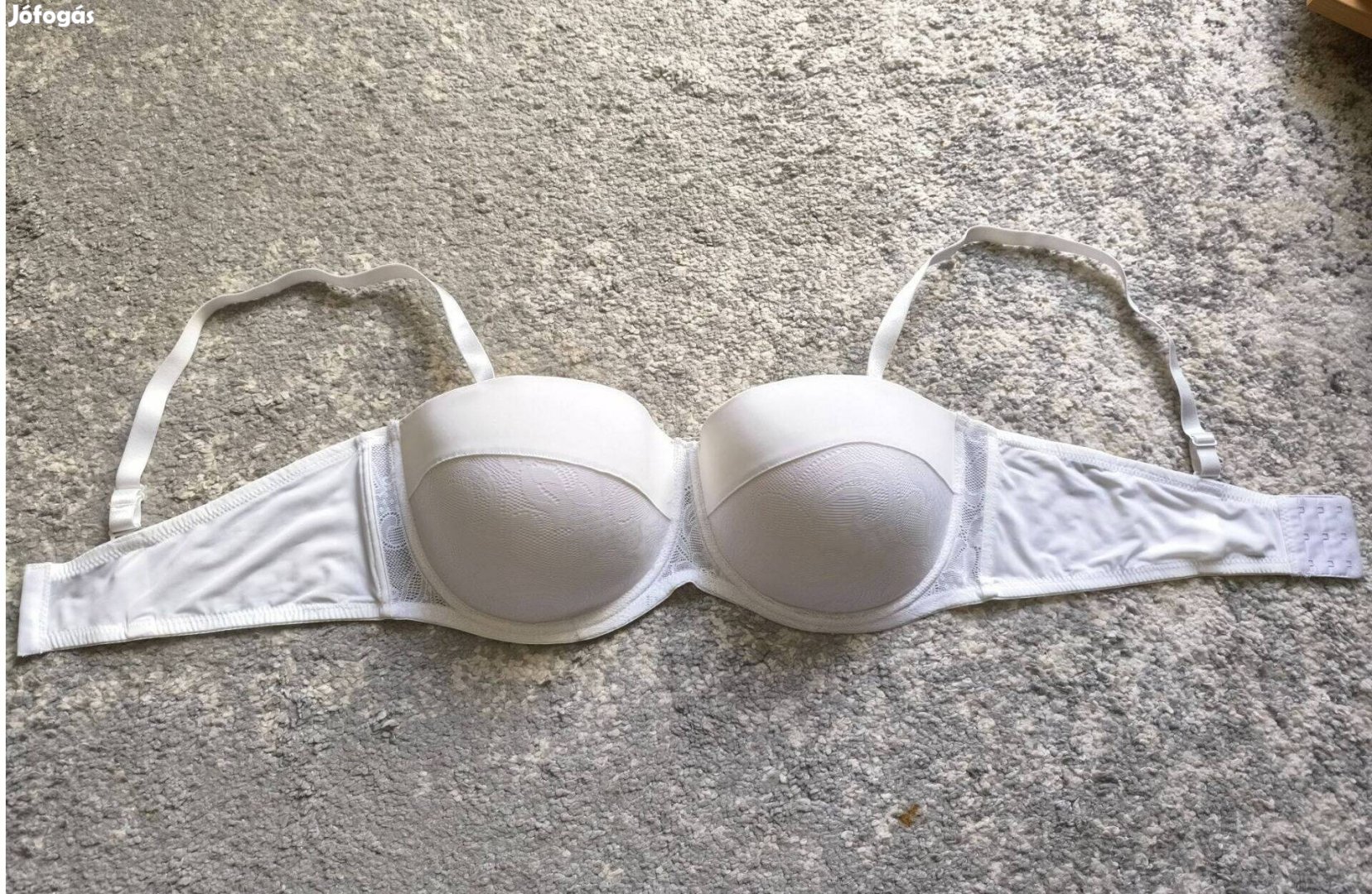 Avon fehér mell részén csipkés melltartó 95D