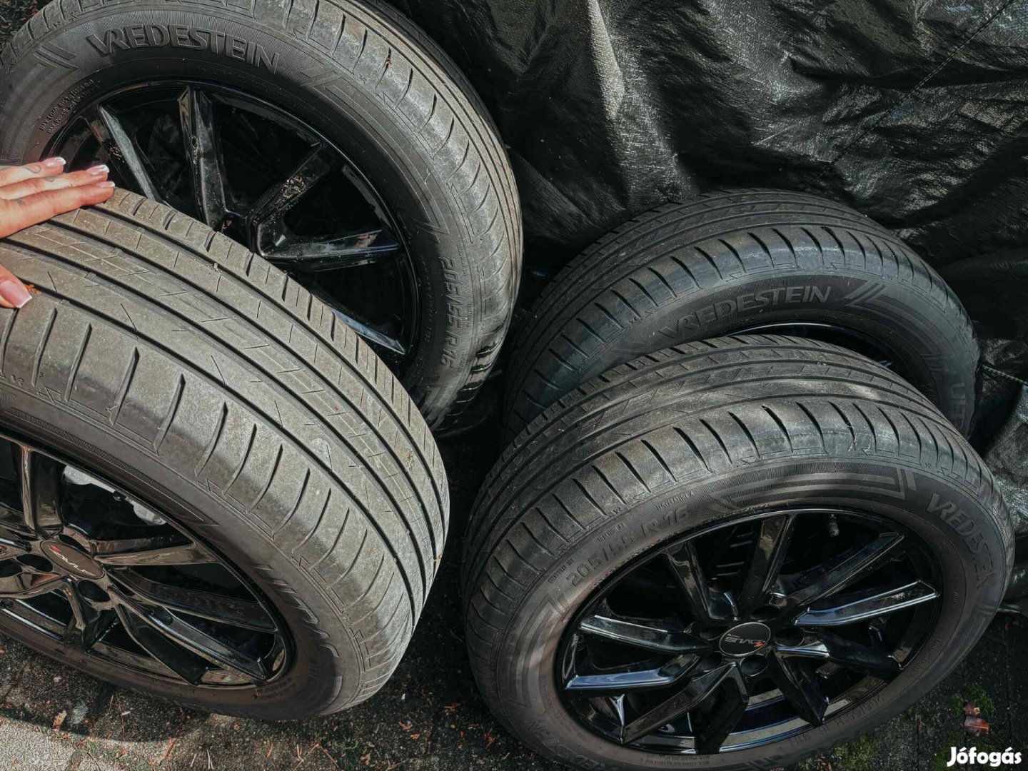 Avus Racing felni és Vredestein abroncs