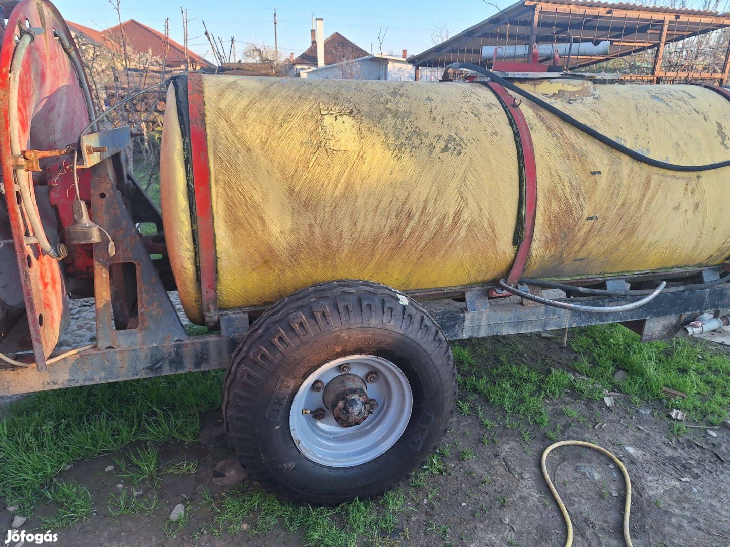 Axiál permetező 2000 literes