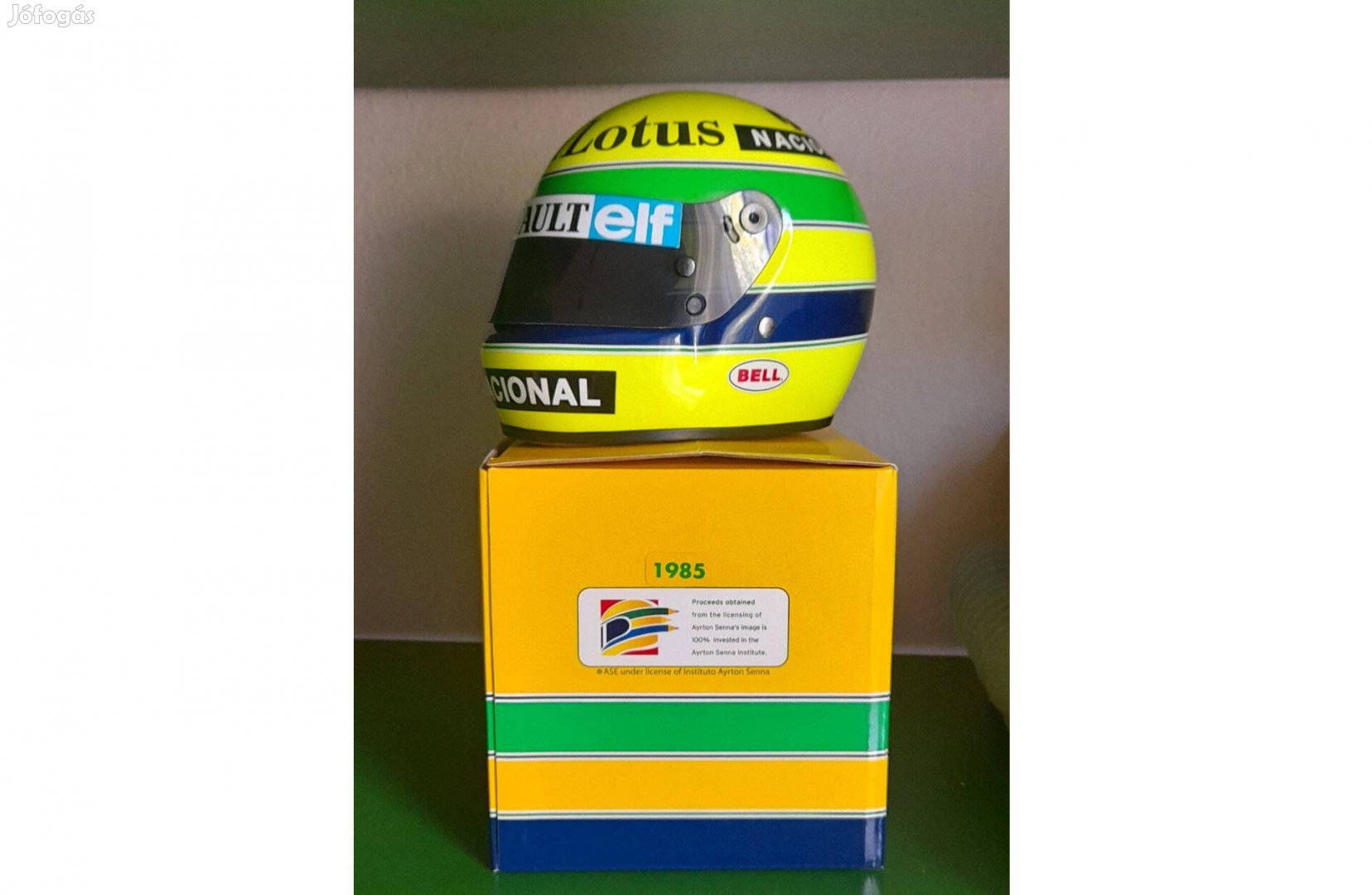 Ayrton Senna sisak F1 modell Forma 1