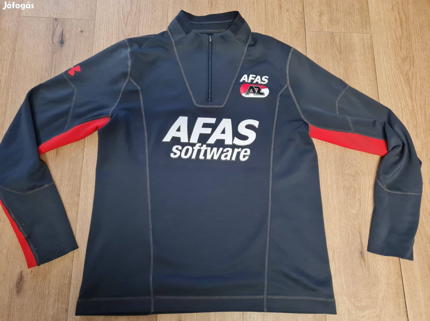 Az Alkmaar Under Armour focis hosszúujjú férfi pulcsi L