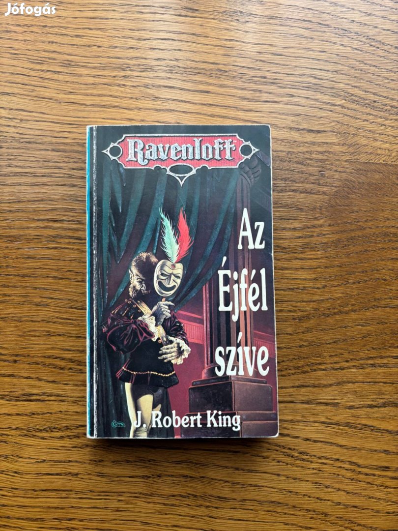 Az Éjfél szíve fantasy könyv