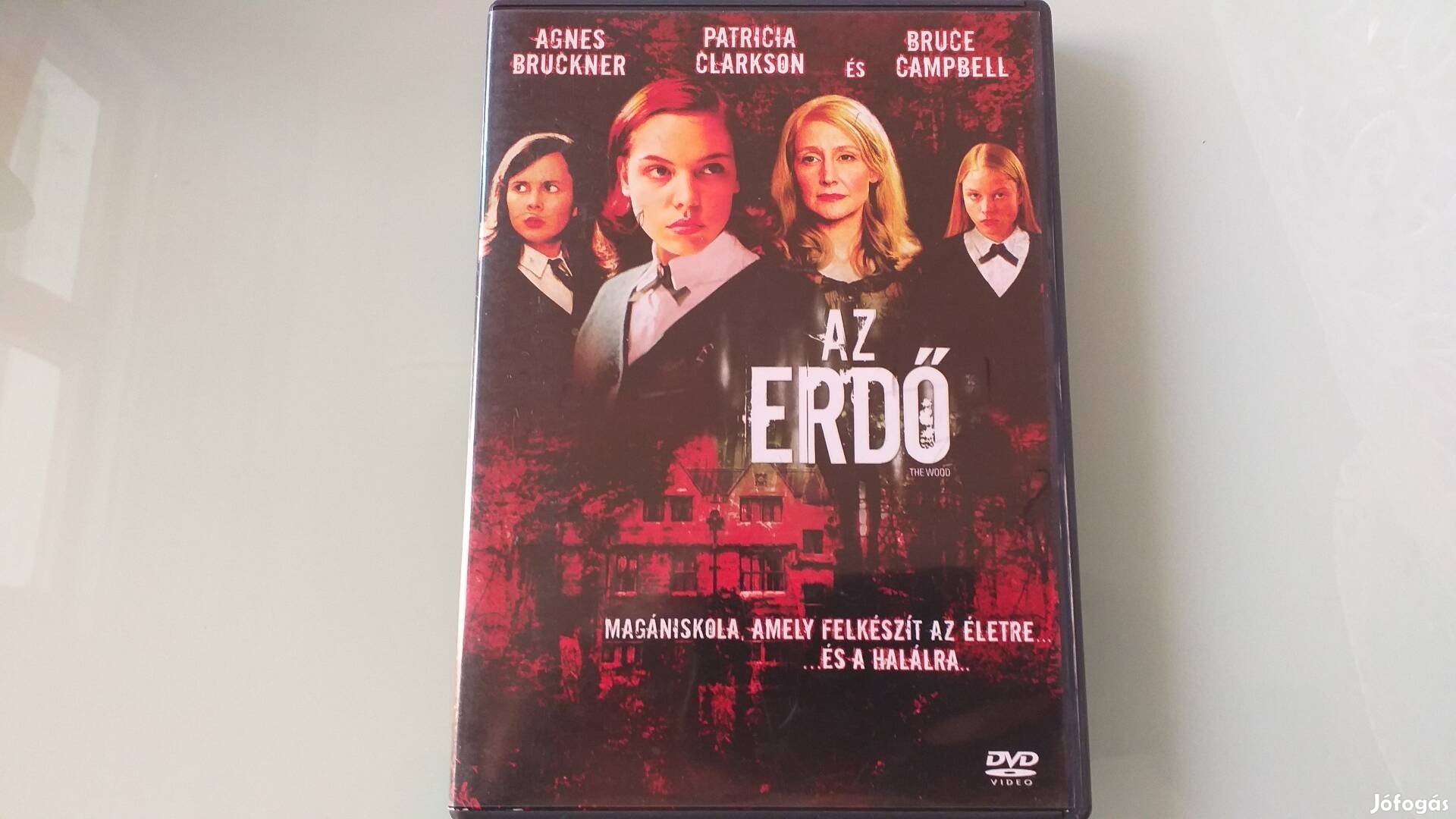 Az erdő horror DVD film