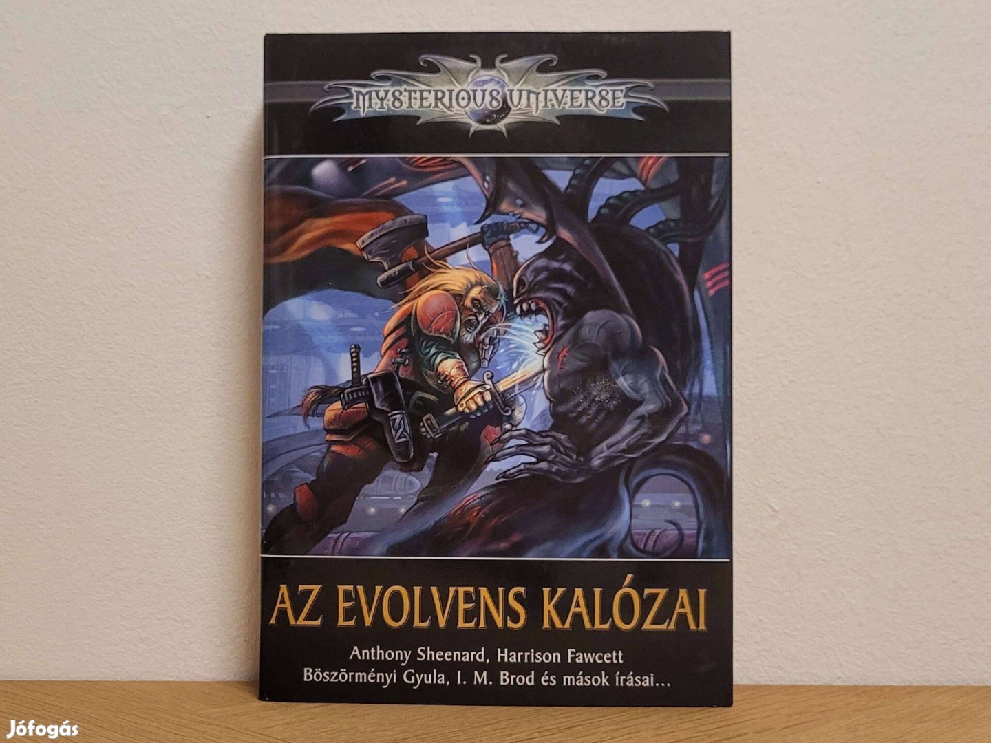 Az evolvens kalózai (Mysterious Universe) könyv eladó