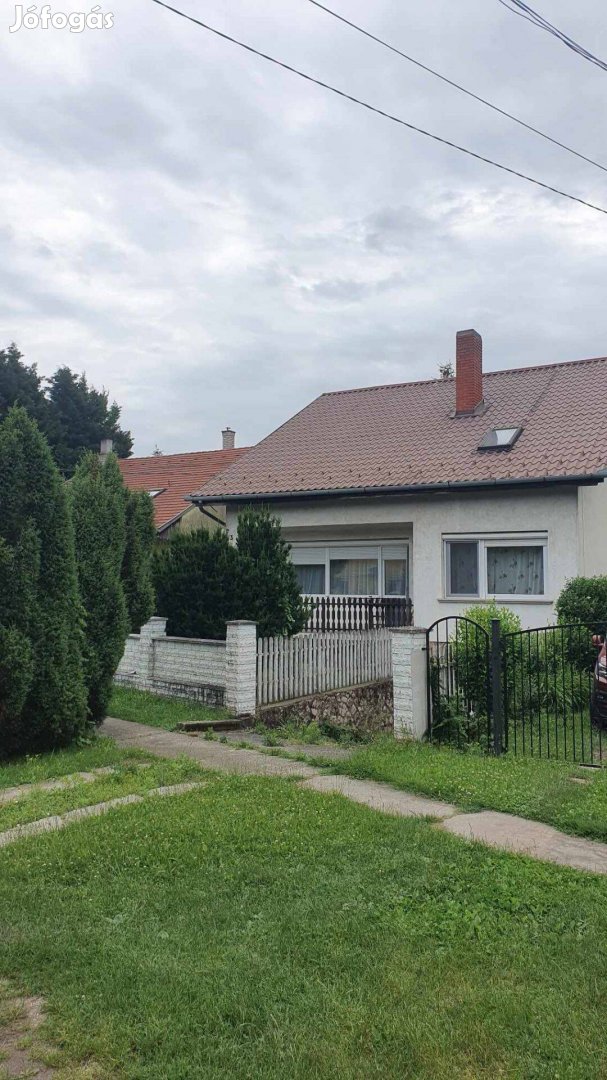 Azonnal birtokbavehető családi ház eladó Győrszentivánon!
