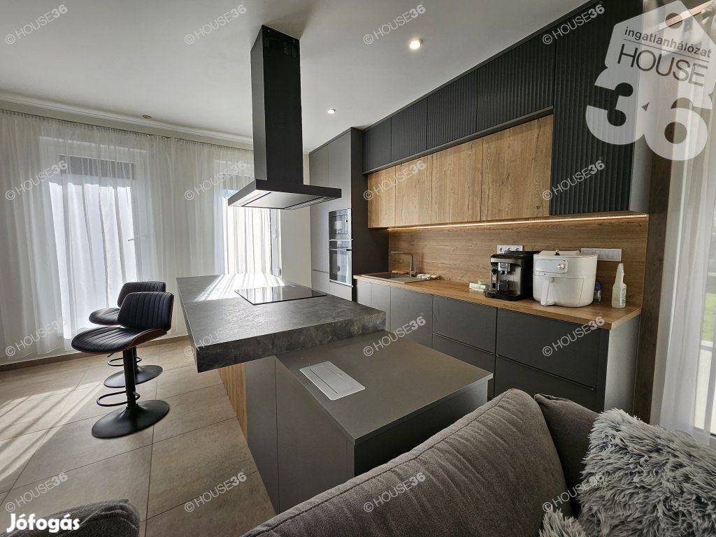 Azonnal költözhető 2025-ben épült extra ház eladó!