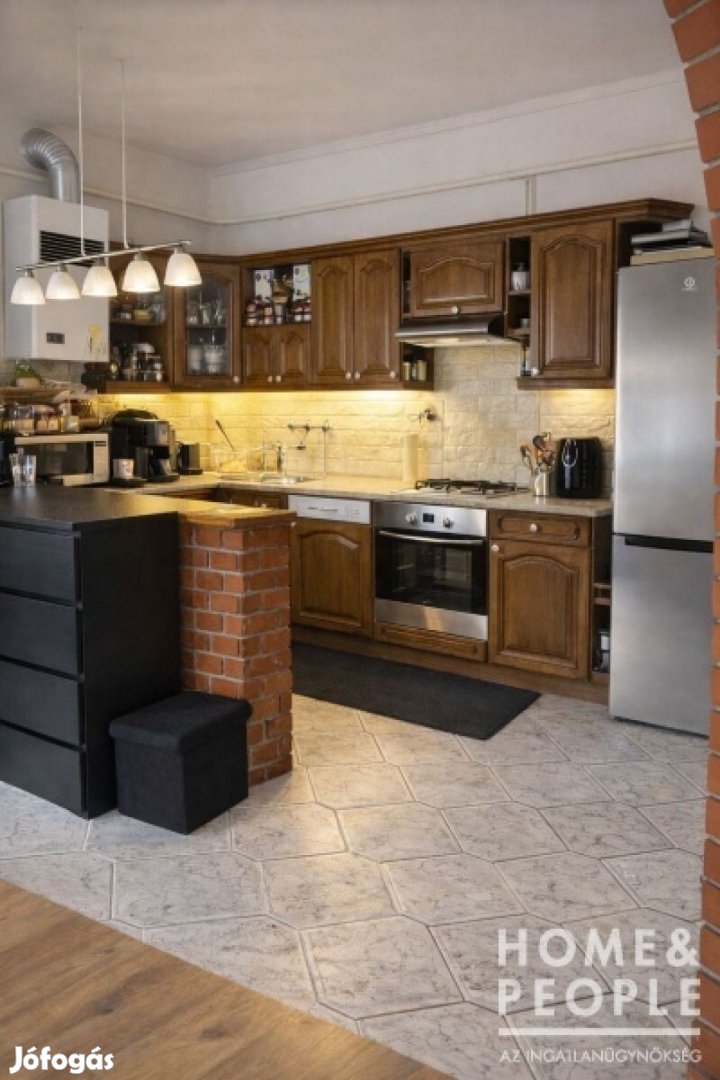 Azonnal költözhető családi ház üllésen ! - Üllés