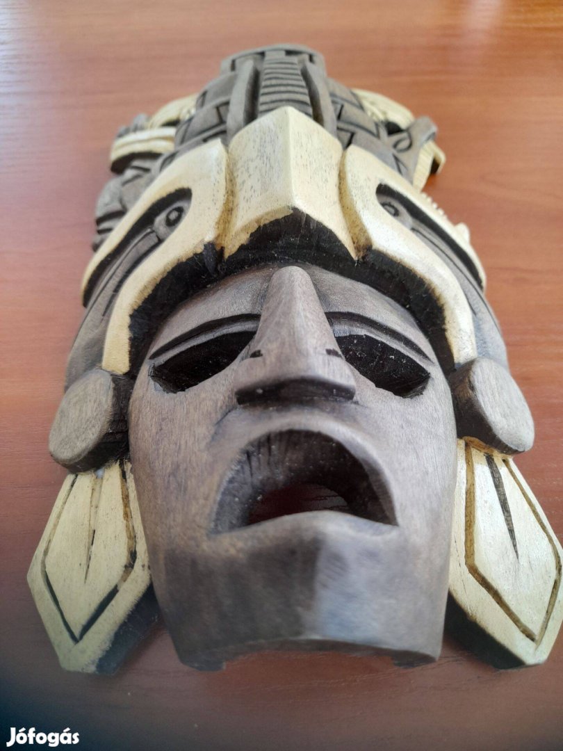 Azték stílusú maszk