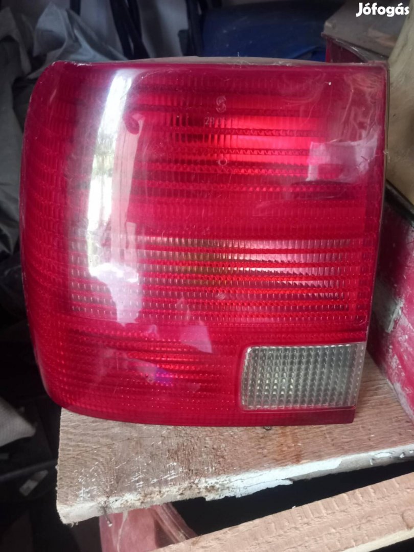 B5 passat hátsó lámpa eladó!