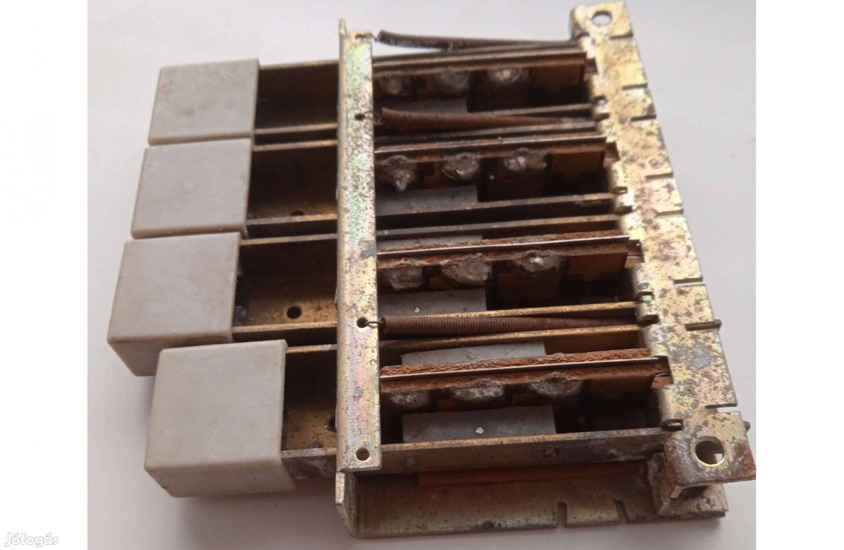 BEAG kapcsoló sor , nem arettáló , aranyozott érintkezős