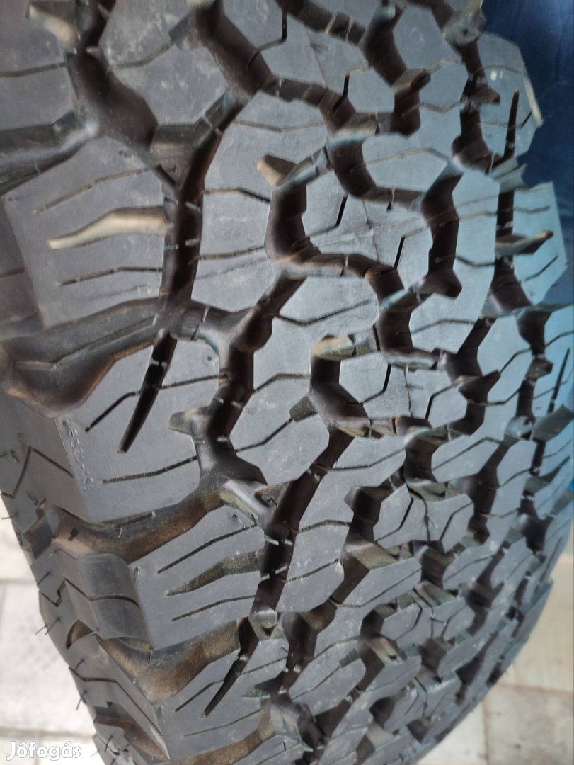 BF Goodrich 255/70R18  A/T szett