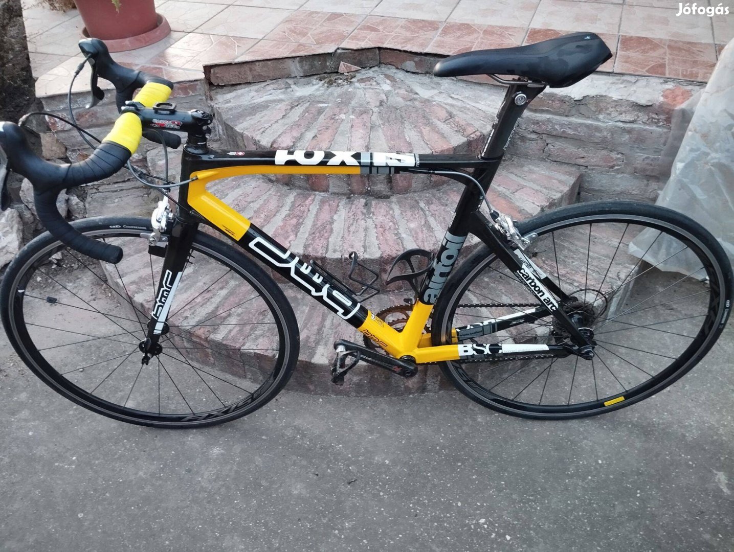 BMC karbon országúti kerékpár