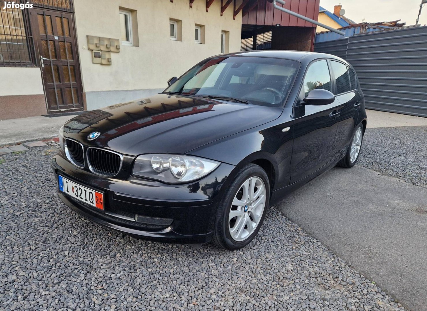 BMW 116i Vonóhorog - dupla digit- multikormány!