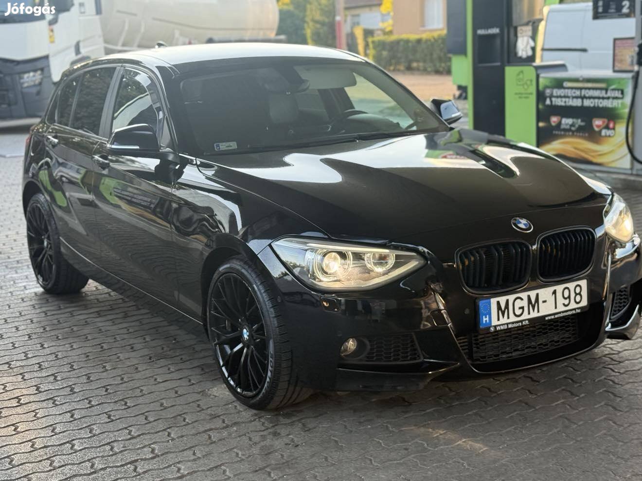 BMW 116i (5 személyes )