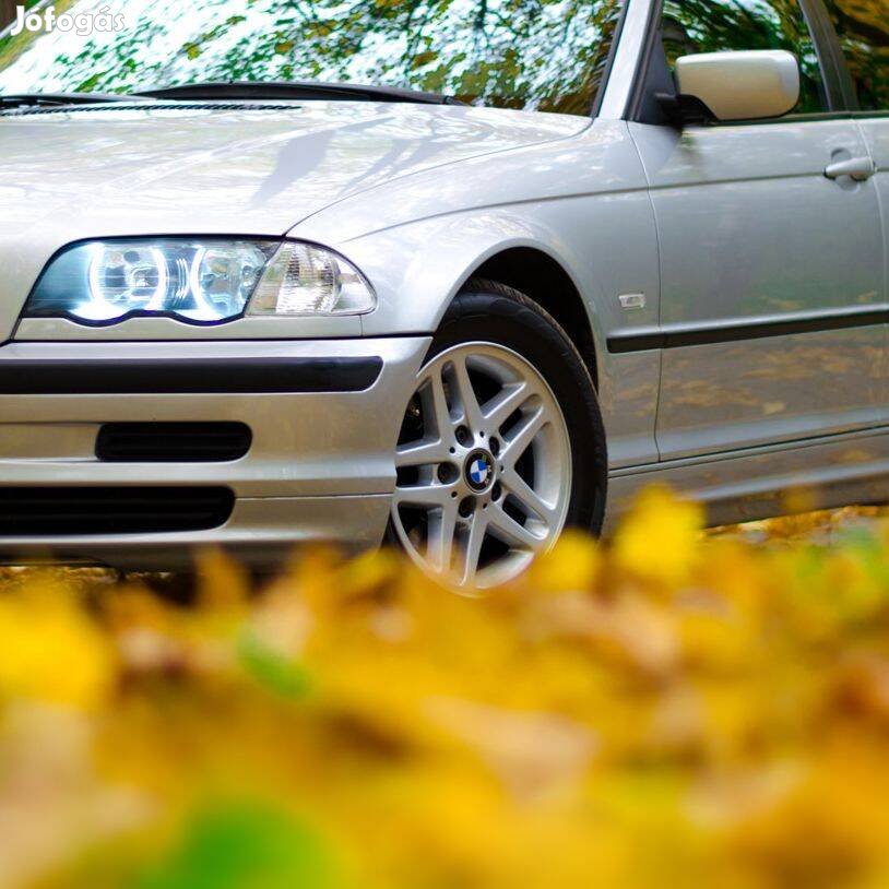 BMW 15" gyári alufelni nyári gumikkal