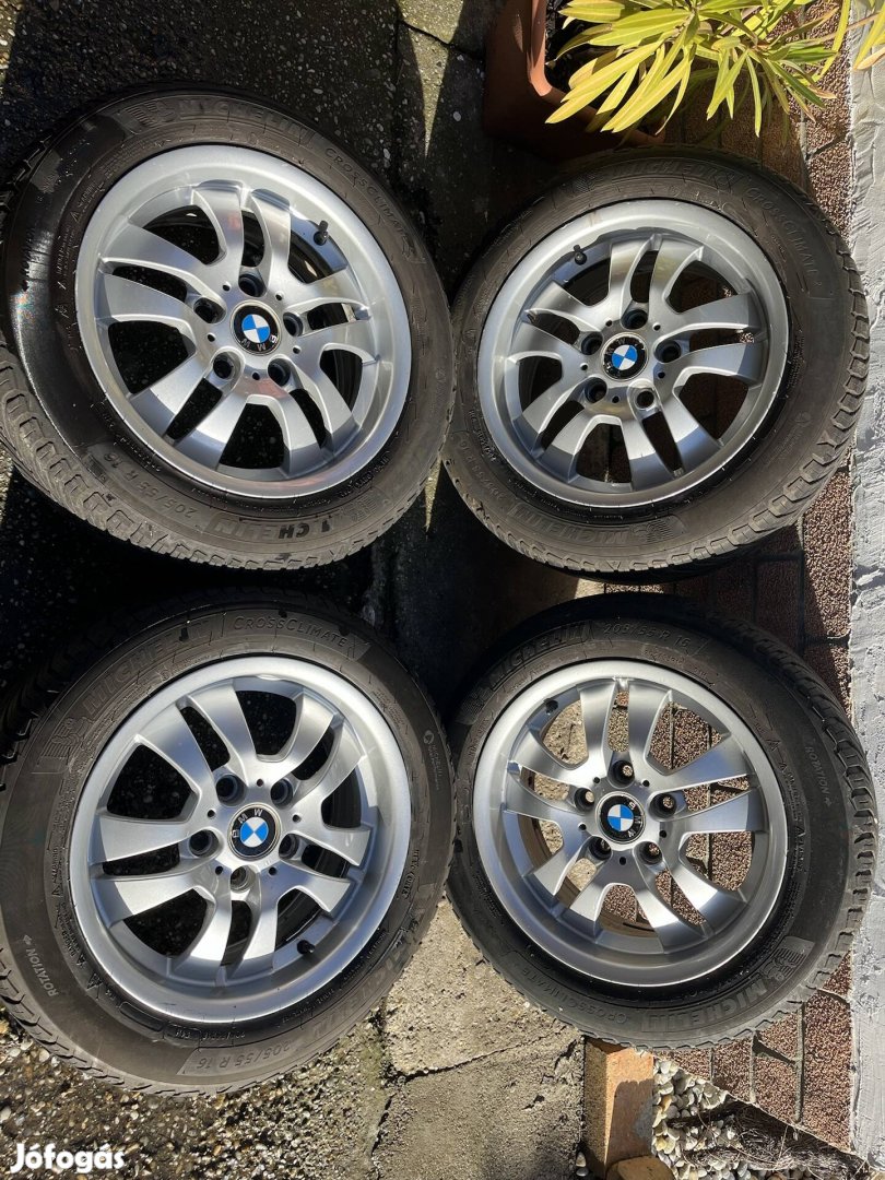 BMW 16 coll 4 évszakos gumikkal 