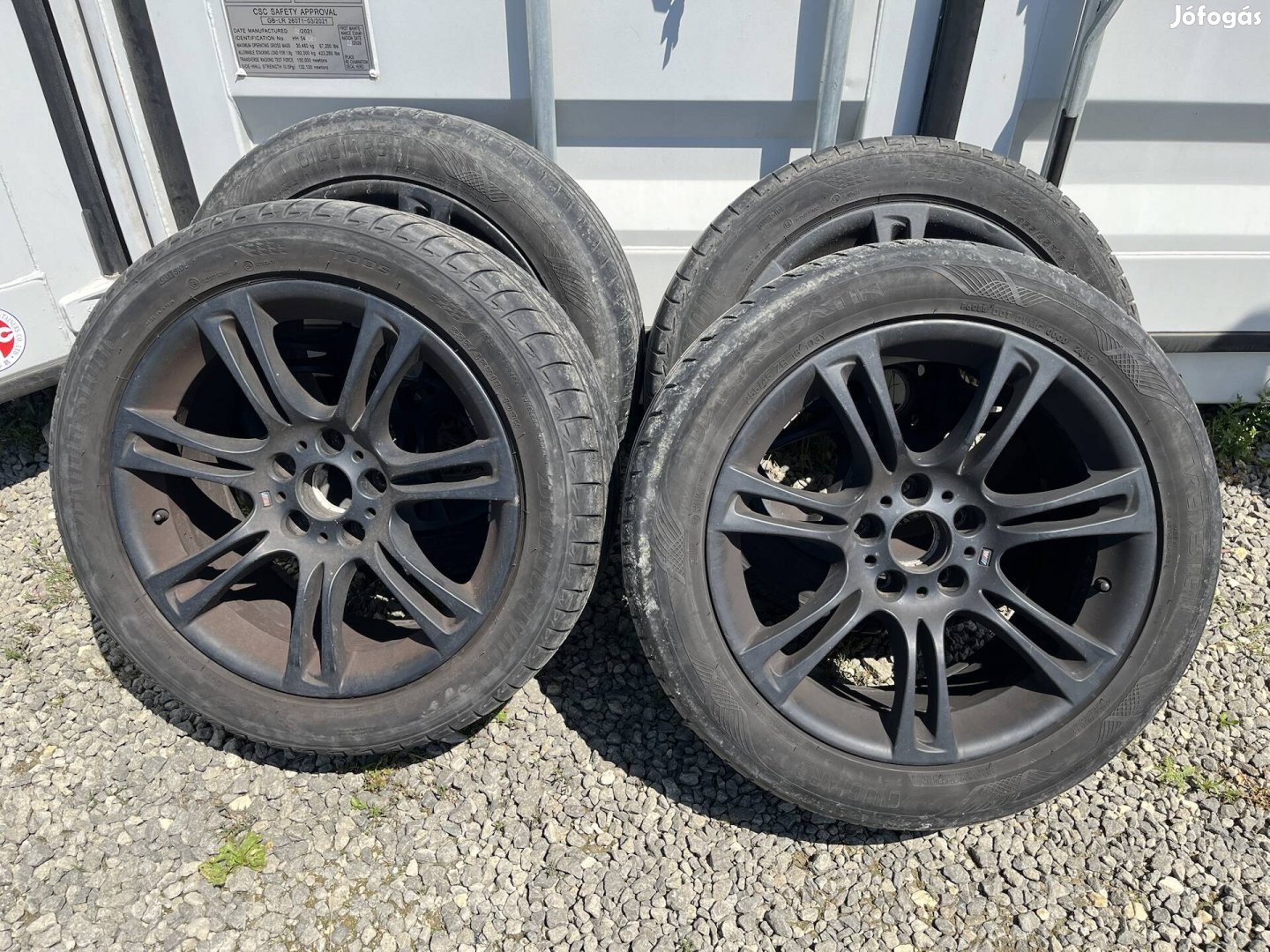 BMW 18" fekete alufelni 