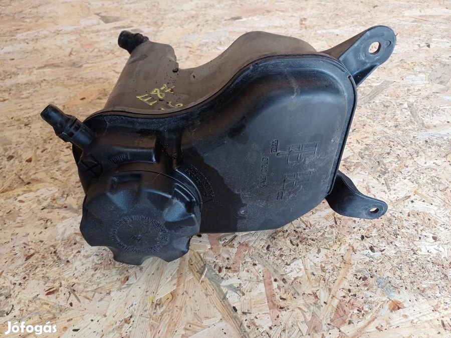 BMW 1 E81 E82 E87 2005-2011 1.6 Benzin Kiegyenlítőtartály
