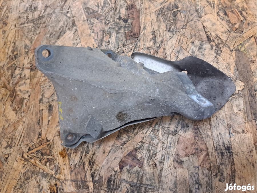 BMW 1 E81 E82 E87 2005-2011 Jobb Motortartóbak