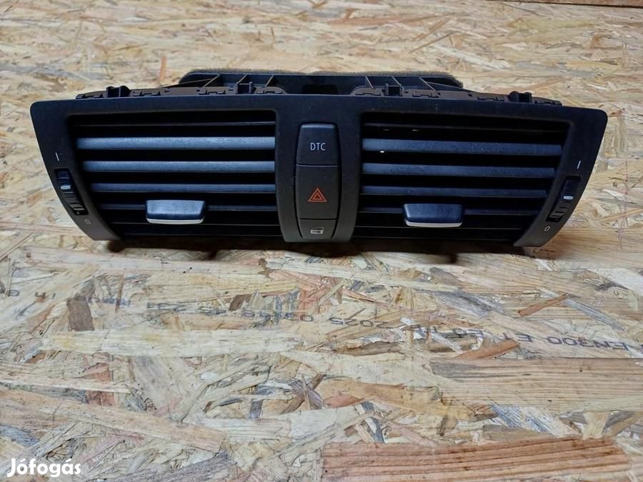 BMW 1 E81 E82  E87 (2005-2011) Középső Szellőző