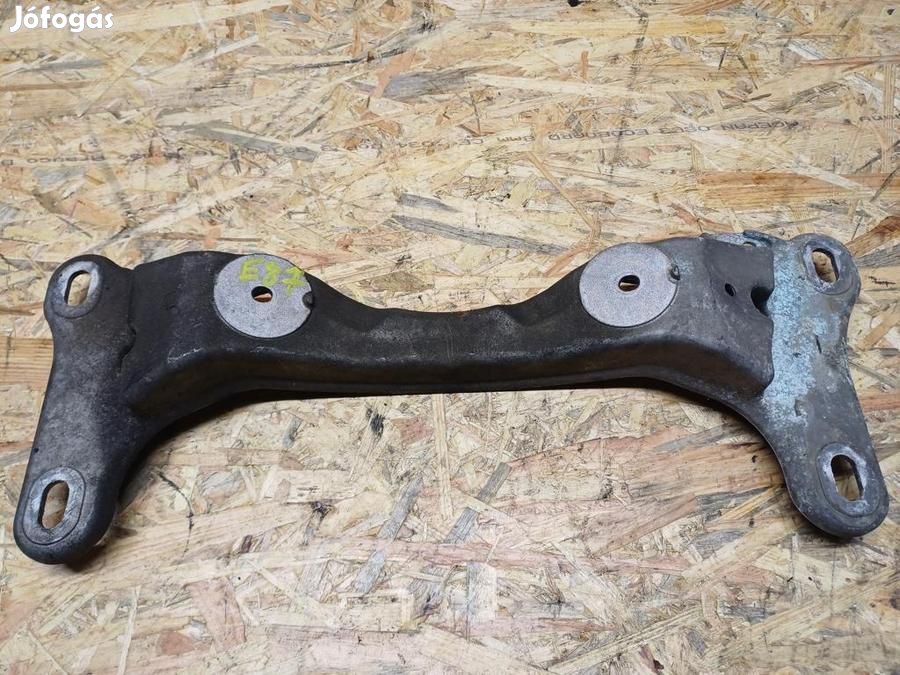 BMW 1 E81 E82  E87 (2005-2011) Váltótartó Bak