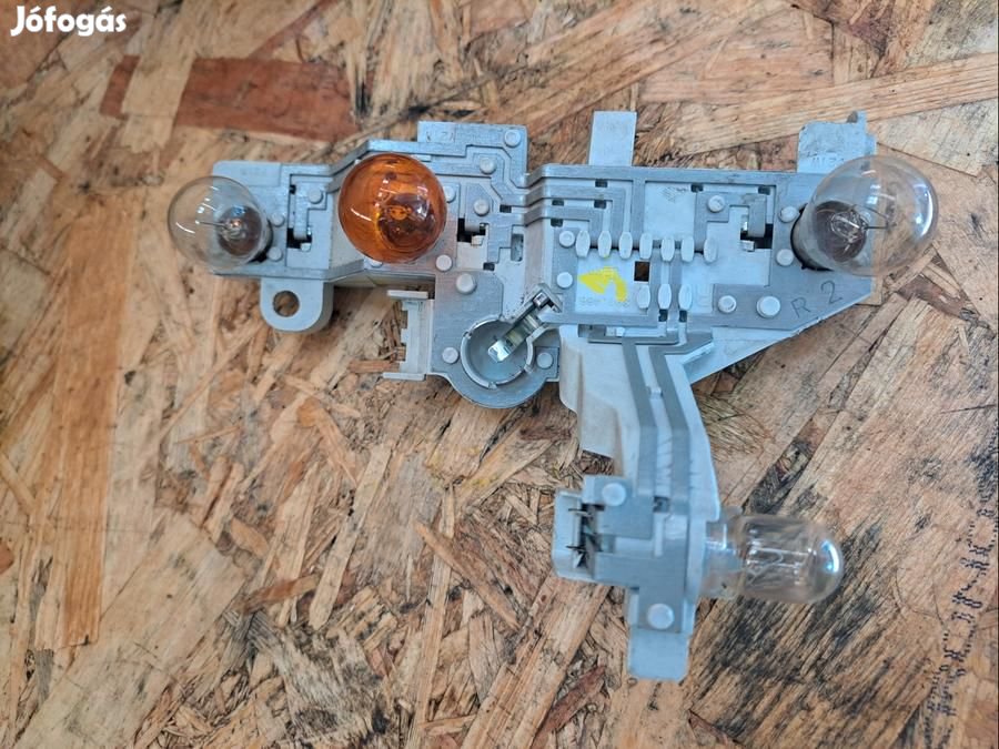 BMW 1 E81 E82  E87 (2005-2011)  Jobb Hátsó Lámpa Foglalat