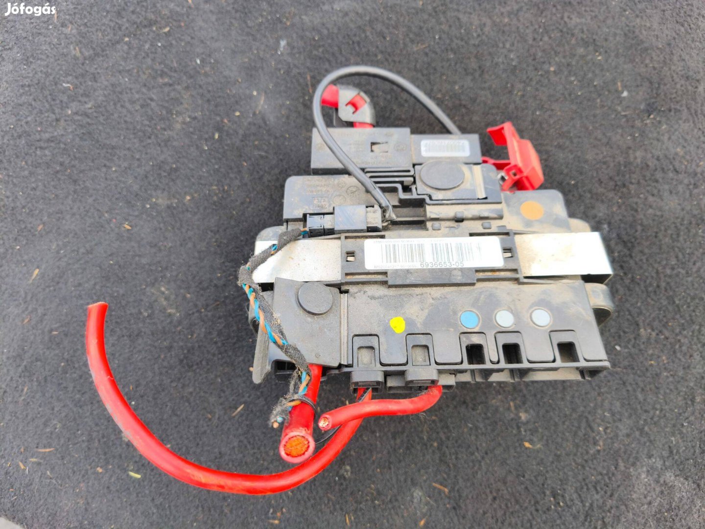 BMW 1 E87 3 E90 E91 akkumulátor saru + elektronika elosztó