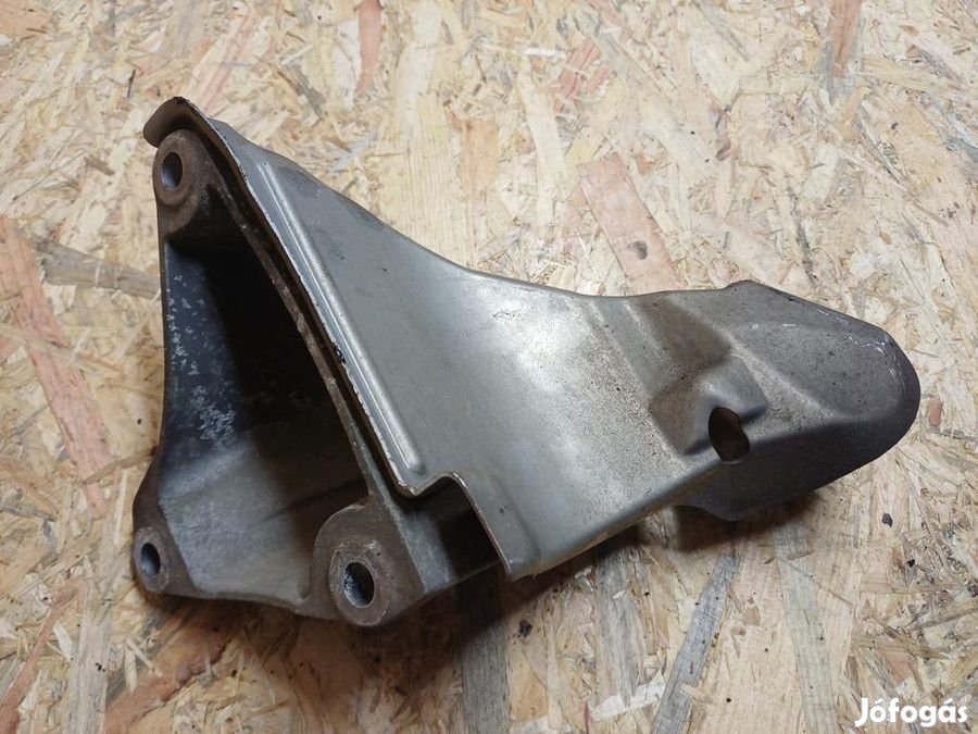 BMW 1 E87 2005-2011 1.6 Benzines Motortartó