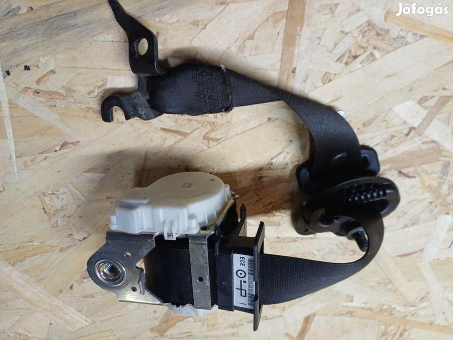 BMW 1 E87 2005-2011 Bal Első Biztonsági Öv