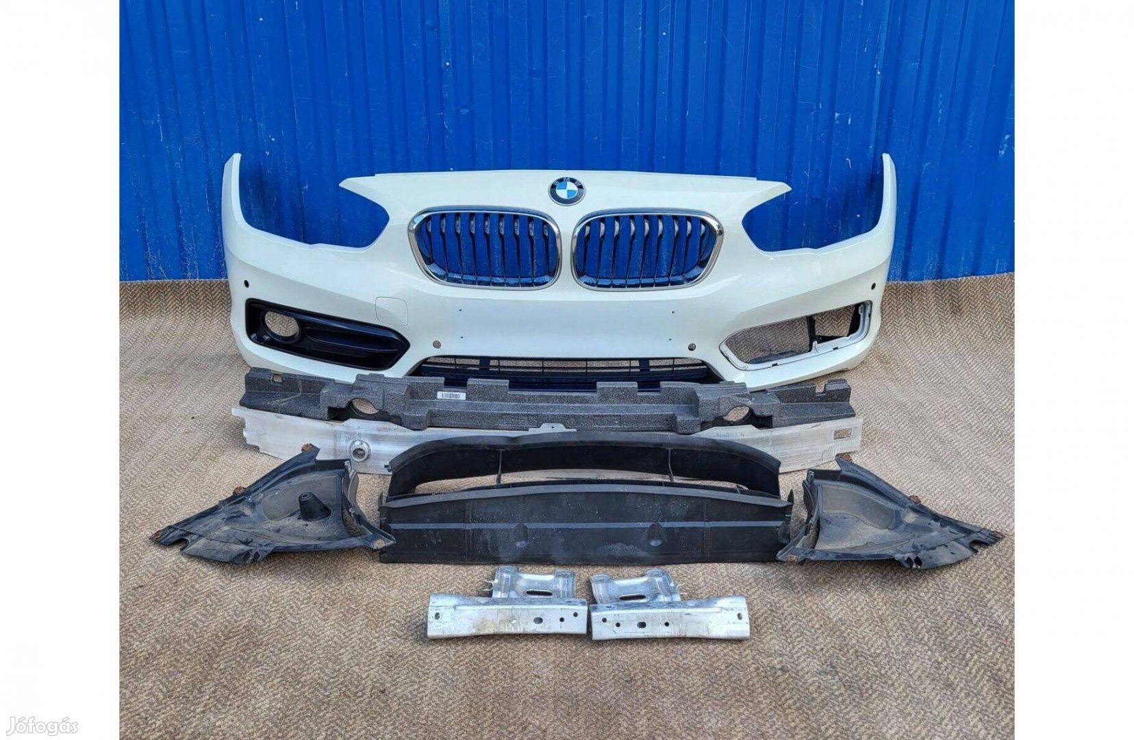 BMW 1 F20, F21 gyári első lökhárító, dobbetét összekötő elem