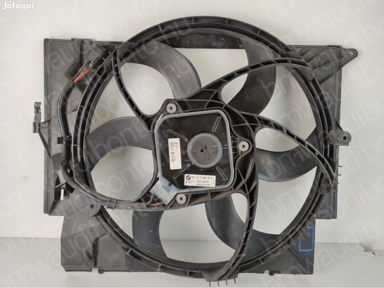 BMW 1 (E81) 116 d Hűtőventilátor (komplett) (8506668, 17425A3F105)