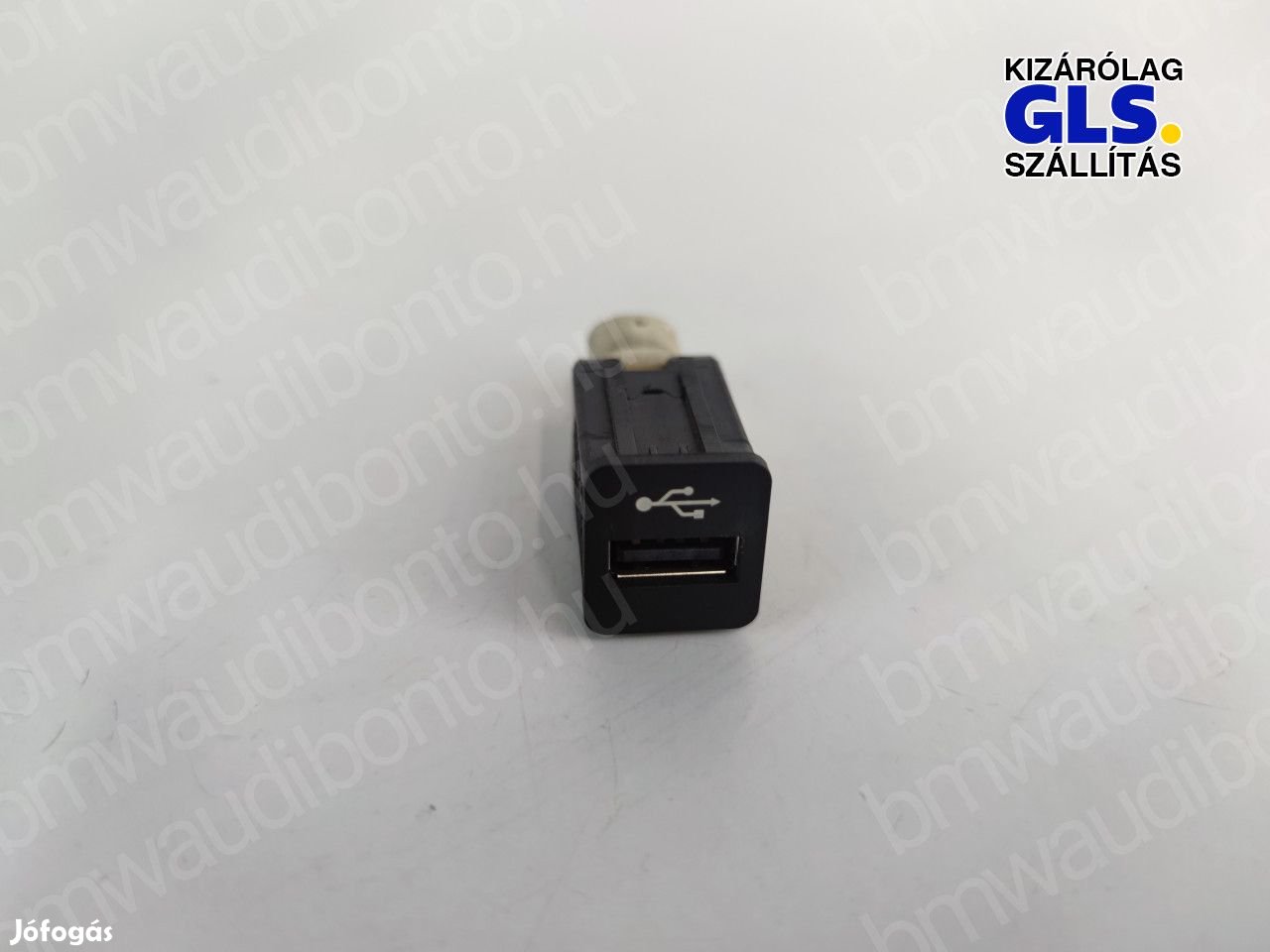 BMW 1 (E81) USB aljzat csatlakozó (9167196, 61319167196, 84109237656)