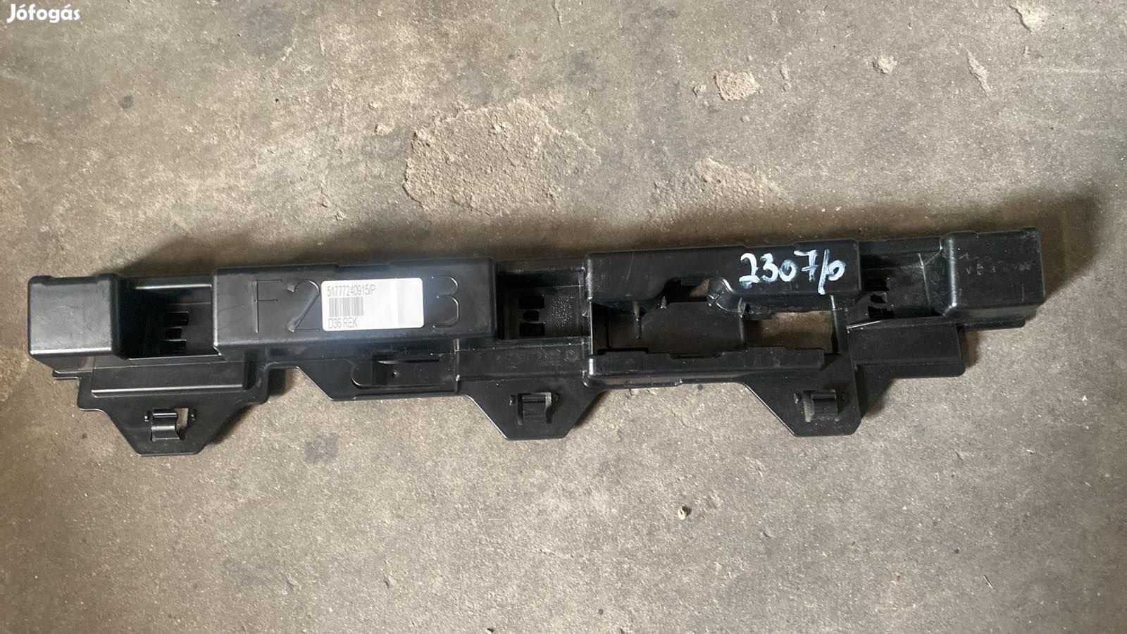 BMW 1. F20, F21 küszöbtartó párkány, bal 51777240915 eladó