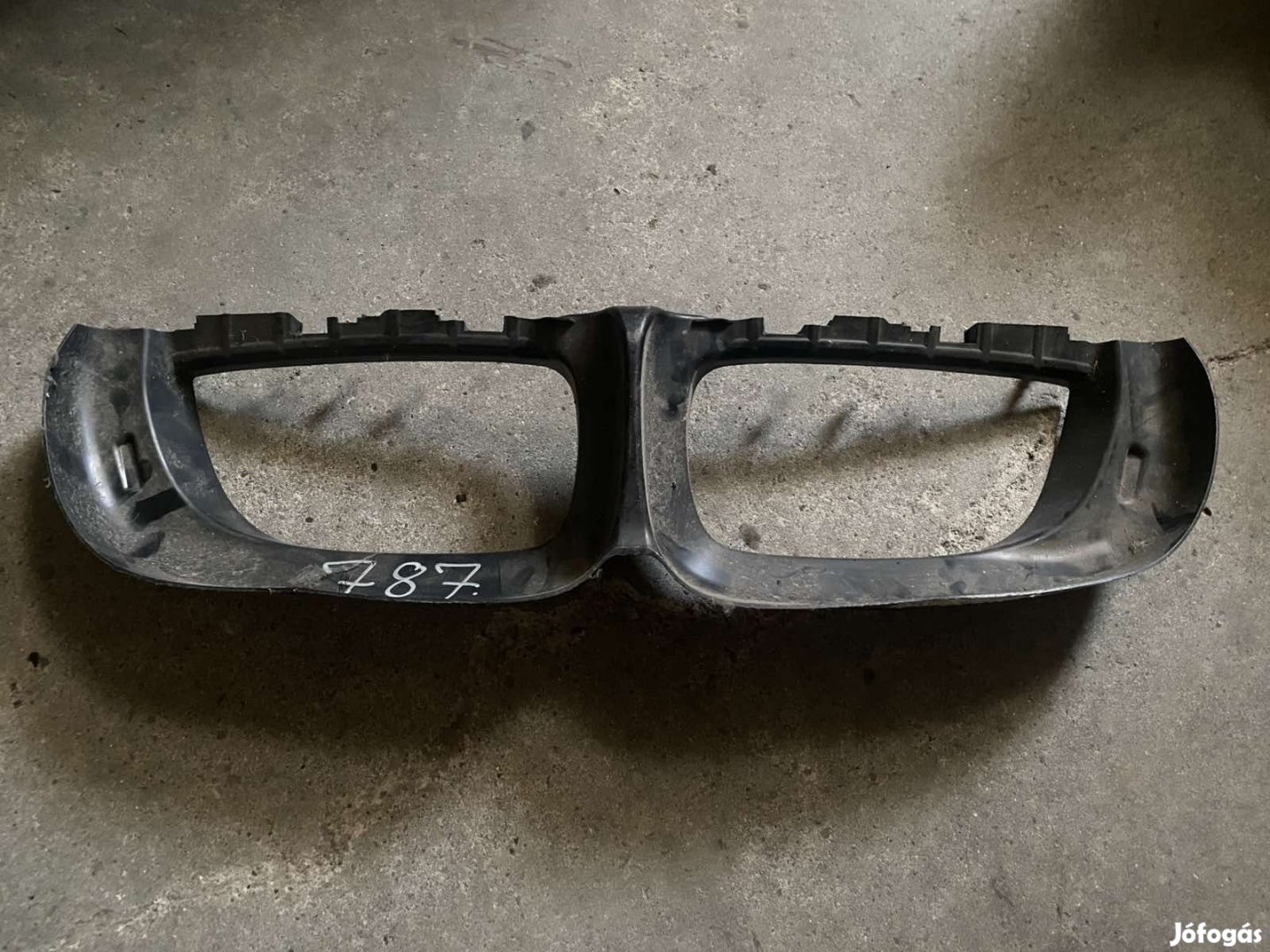 BMW 1. hűtőrács légterelő eladó