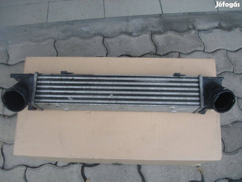 BMW 1-es 3-as E87-E90 gyári intercooler hűtő 3093796