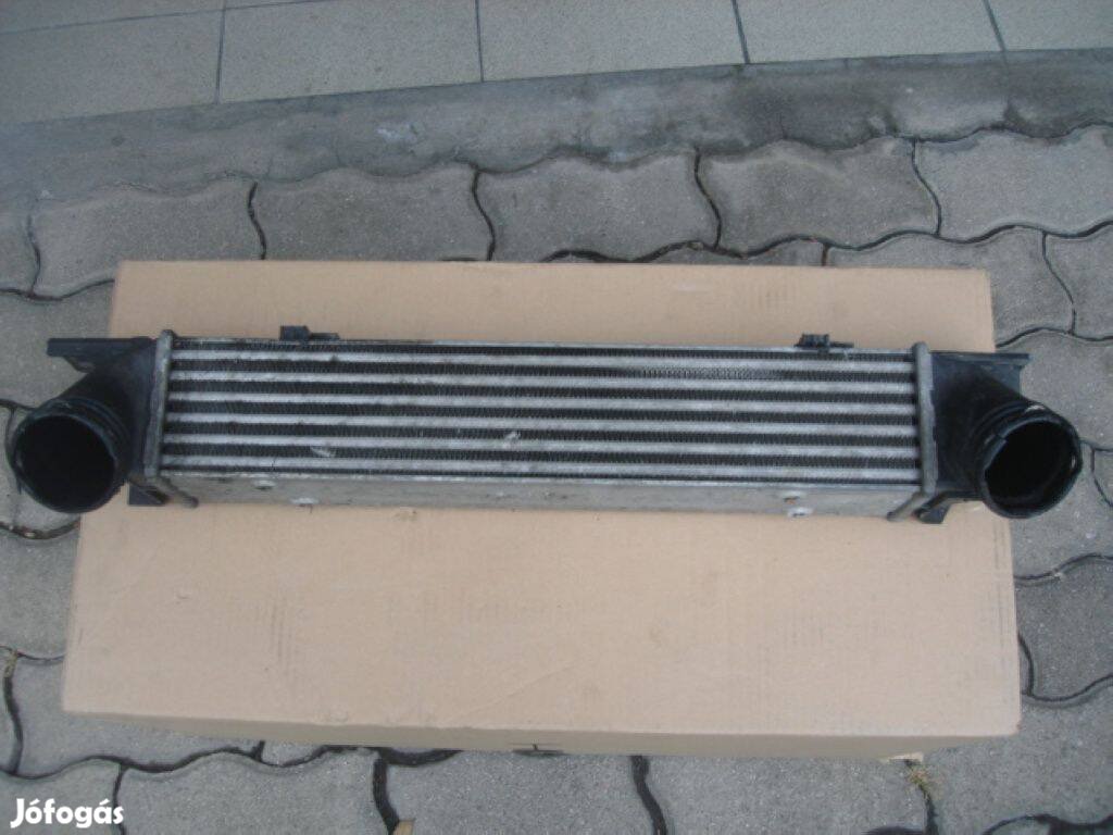 BMW 1-es 3-as E87-E90 gyári intercooler hűtő 3093796