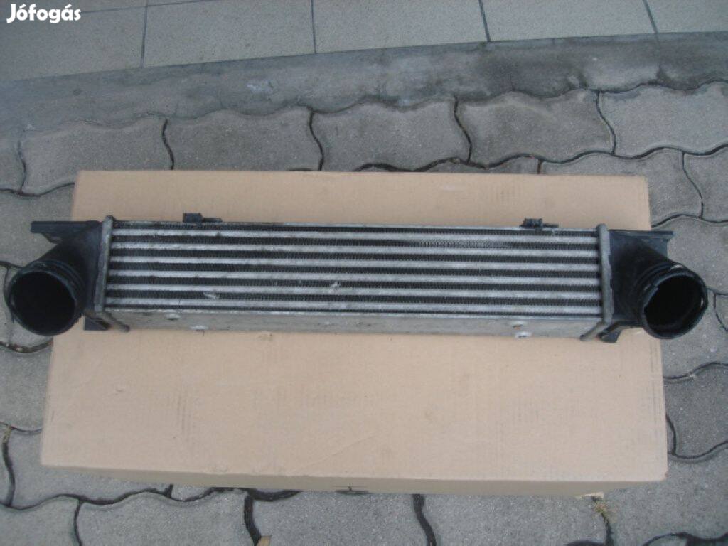 BMW 1-es 3-as E87-E90 gyári intercooler hűtő 3093796