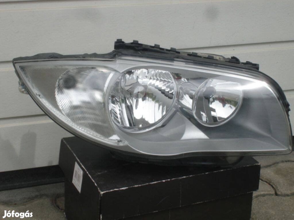 BMW 1-es E87-E81 jobb első fényszóró 63.126924486 gyári