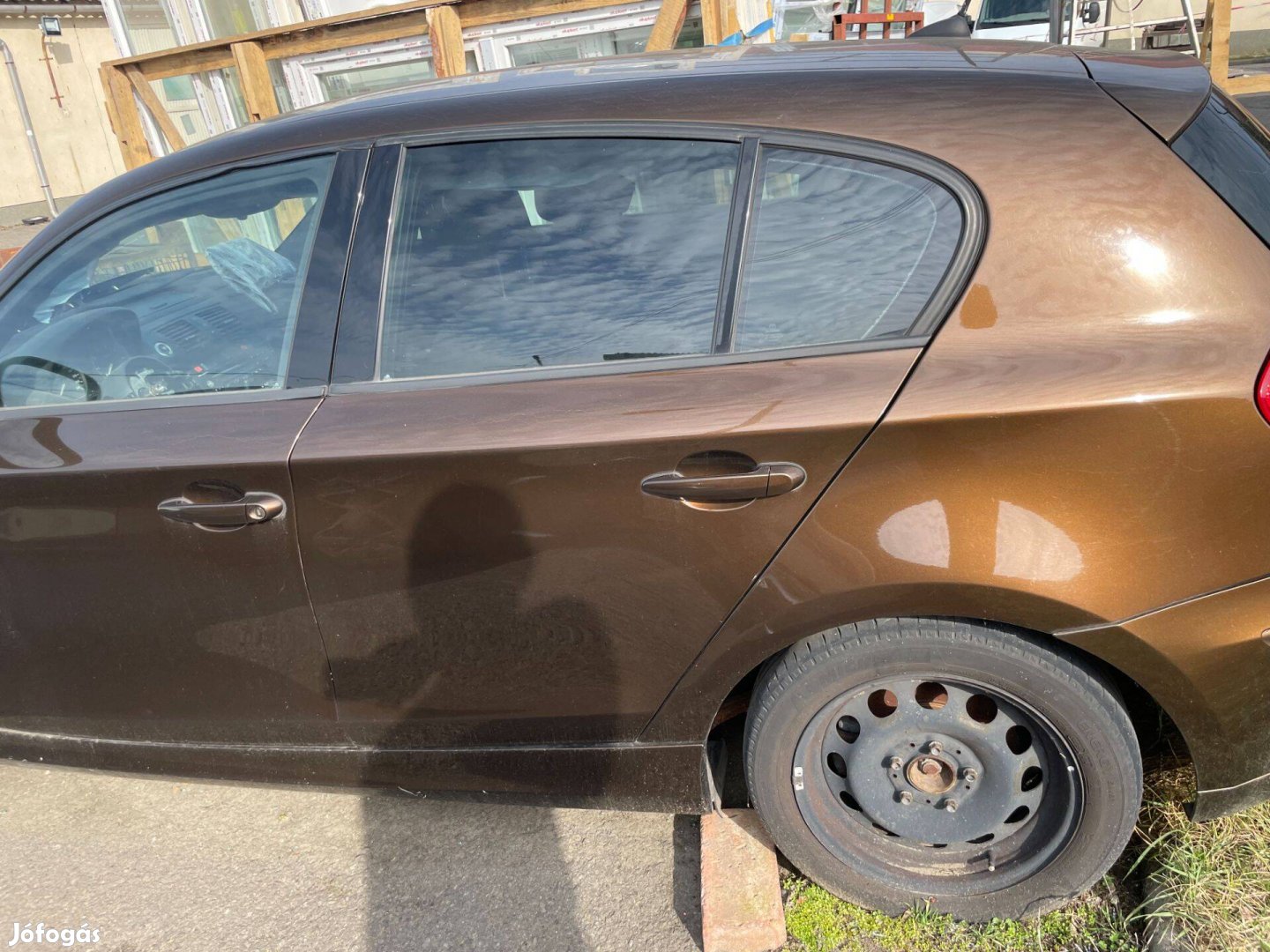 BMW 1-es E87 bal hátsó ajtó marrakesh barna színben eladó