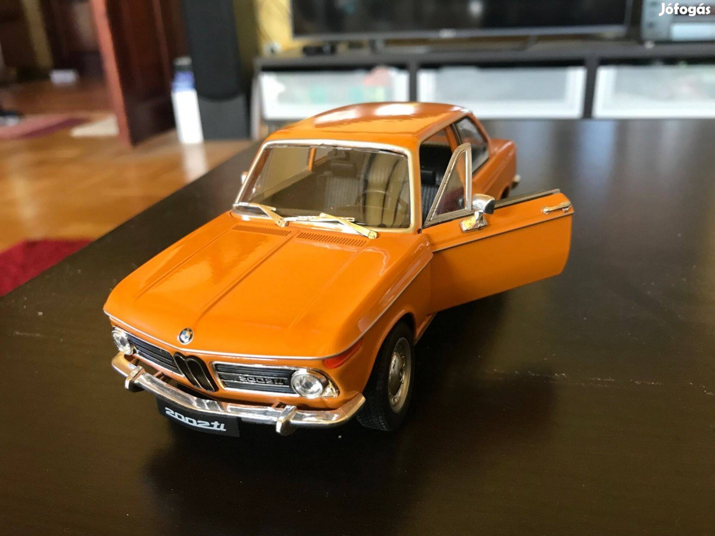 BMW 2002Ti (1:24) Modellautó eladó