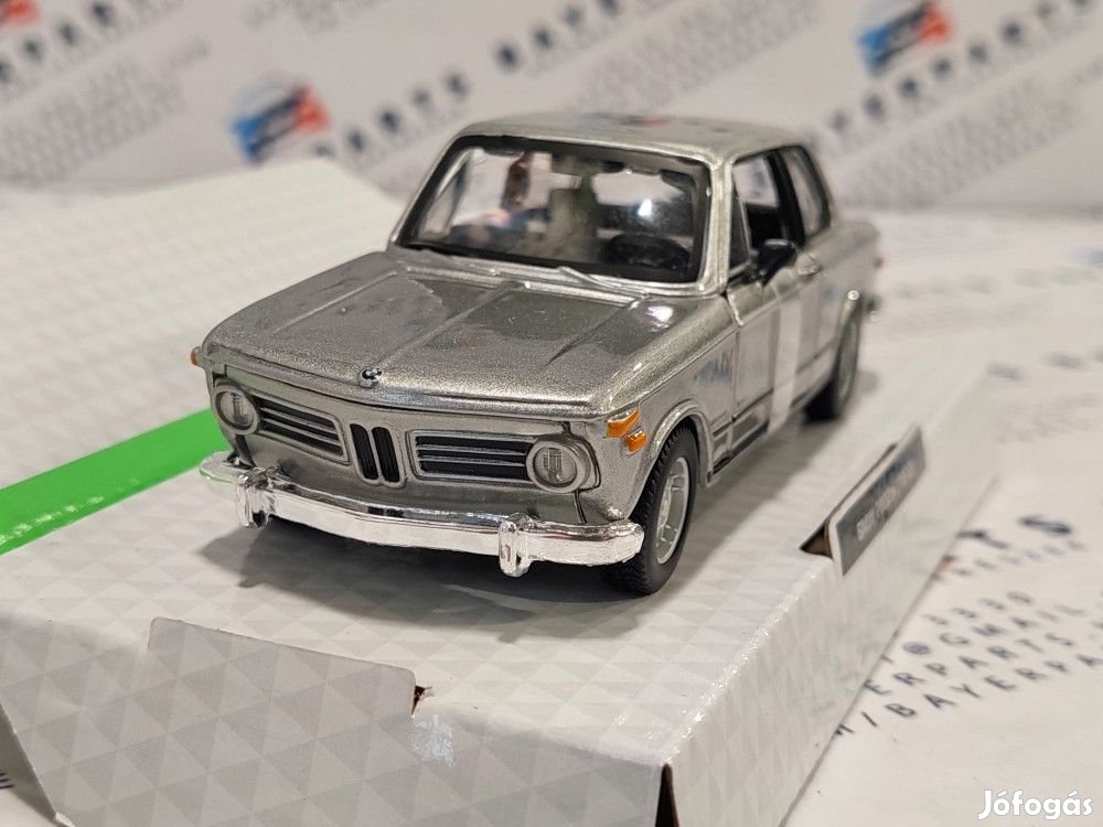 BMW 2002tii (1972) - Bburago - 1:32